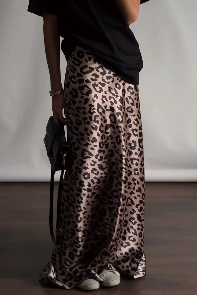 Leopard print satin skirt - Image 2