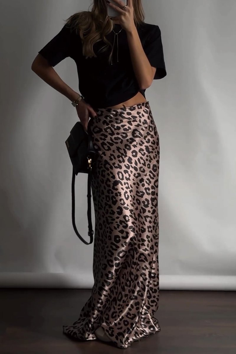 Leopard print satin skirt - Image 5
